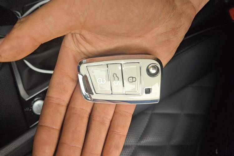 Used Volkswagen Sagitar 2023 280TSI DSG Excellence Edition Vehicle Key