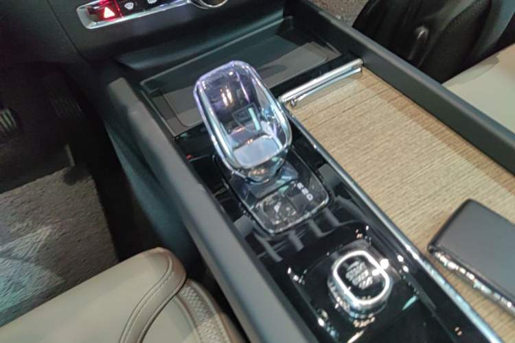 Used Volvo XC60 2026 B5 4x4 Smart Luxury Edition