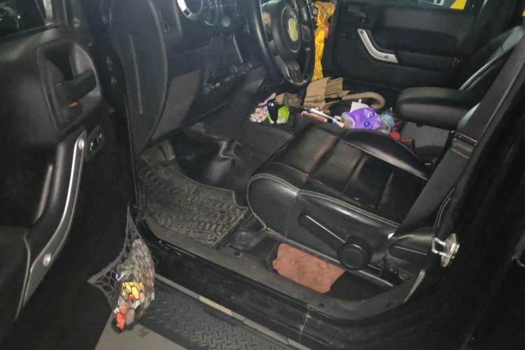 Used Jeep Wrangler 2012 3.6L Sahara Four-Door Edition
