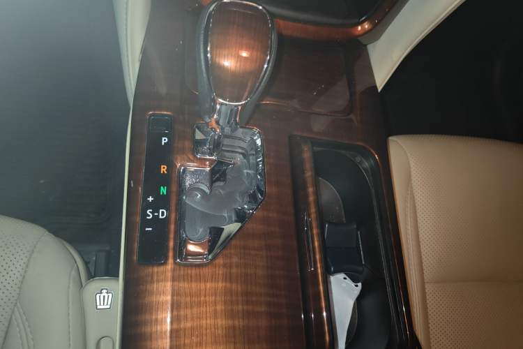 Used Toyota Crown 2015 2.5L Smart Edition Gear Lever