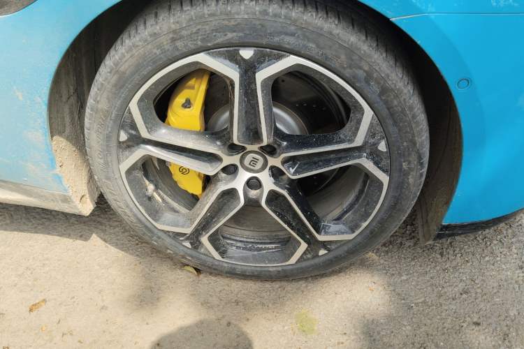 Used Xiaomi Auto SU7 2024 Four-Wheel Drive Ultra-Long Range Advanced Intelligent Driving Max Edition