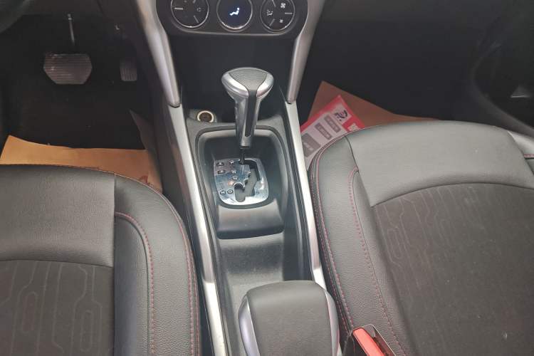 Used Citroen C3-XR 2015 1.6L Automatic Pioneer Model Gear Lever