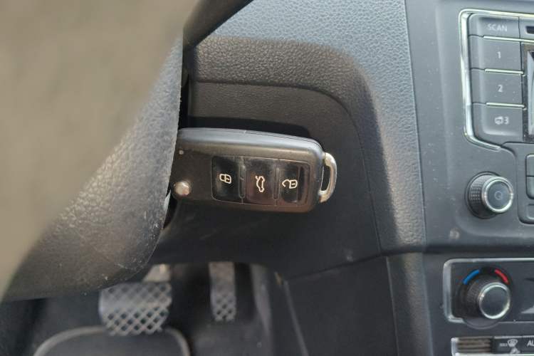 Used Volkswagen Santana 2013 1.6L Automatic Comfort Edition Vehicle Key