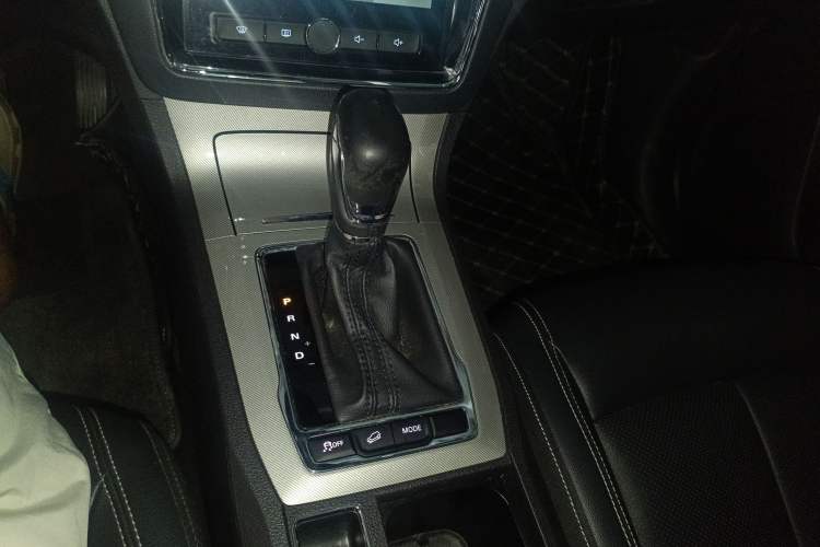 Used Roewe RX5 New Energy 2017 eRX5 50T Hybrid Connected Prestige Flagship Edition Gear Lever