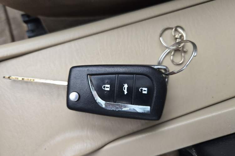 Used Toyota Corolla EX 2013 1.6L Manual Excellence Edition Vehicle Key