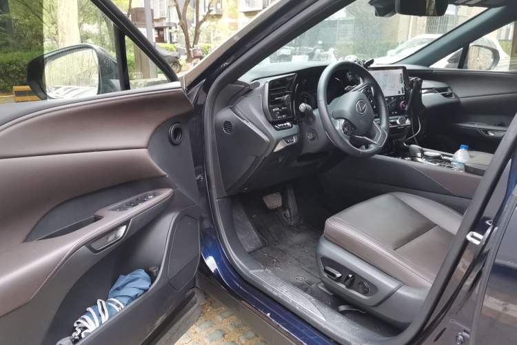 Used Lexus RX 2023 350h Four-Wheel Drive Enjoyment Version Driver Seat