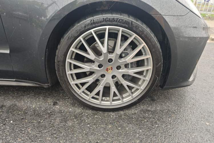 Used Porsche Panamera 2024 Panamera 4 Executive Long Wheelbase 2.9T Right Front Wheel Hub