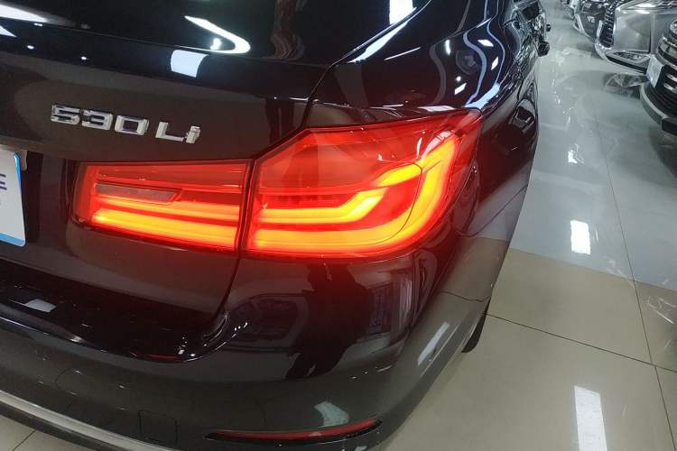 Used BMW 5 Series 2019 Facelifted 530Li Luxury Edition Premium Package

