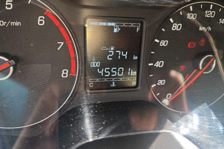 Used Baojun 310 2016 1.2L Manual Luxury Model Odometer Close Up