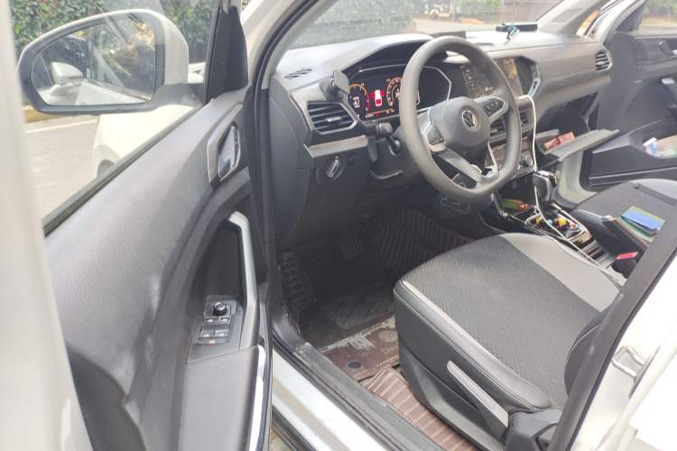 Used Volkswagen Tacqua 2020 1.5L Automatic Yue