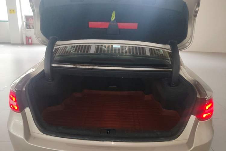 Used Geely Auto Emgrand GT 2015 1.8T Premium Model Trunk