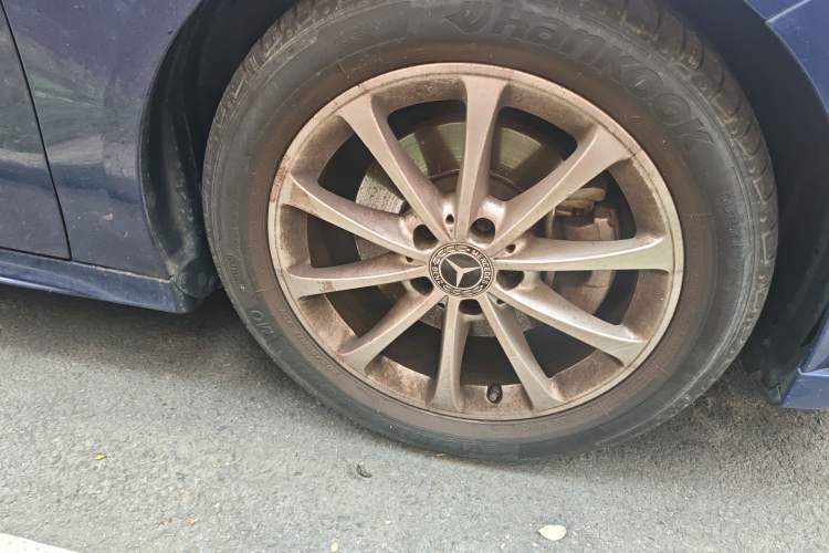 Used Mercedes-Benz A-Class 2020 Restyled A 200 L Sport Sedan Fashion Version Right Front Wheel Hub