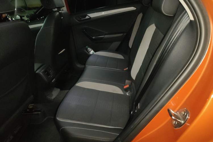 Used Volkswagen T-ROC 2018 230TSI DSG Two-Wheel Drive Advanced Version China V Standard