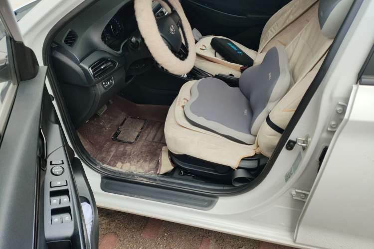 Used Hyundai Celesta 2018 1.6L Automatic GL Enjoyment Edition China VI compliant Driver Seat