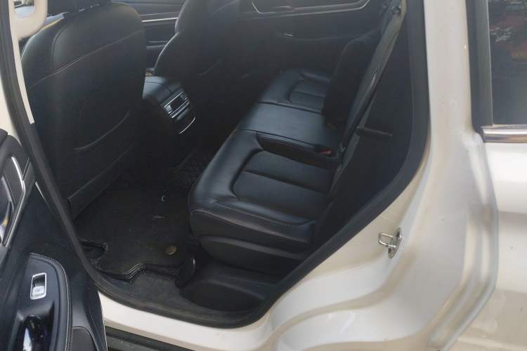 Used Roewe RX8 2019 30T Two-Wheel Drive Supreme Flagship Edition Left Rear Seat