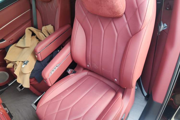 Used Hima AITO M8 2025 Extended-Range Max+ Version 53.4 kWh 6-Seater Edition
