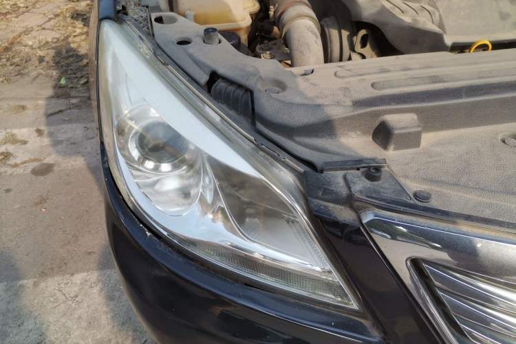 Used CHANGAN Raeton 2014 1.8T Automatic Elite Anniversary Edition China IV Standard Right Front Headlight