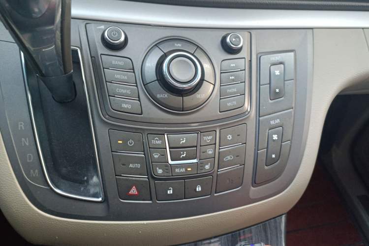 Used Buick GL8 2011 3.0L XT Luxury Business Flagship Edition