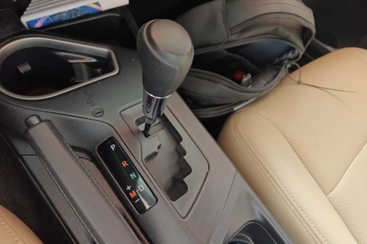 Used Toyota RAV4 2016 2.0L CVT Two-Wheel Drive Fashion Edition China V Standard