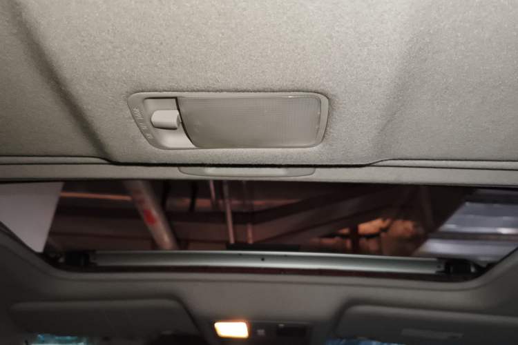 Used Nissan Tiida 2013 1.6L CVT Cool Cafe Edition
