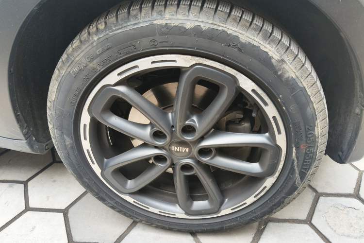 Used MINI Countryman 2013 1.6T COOPER ALL4 Fun Right Front Wheel Hub