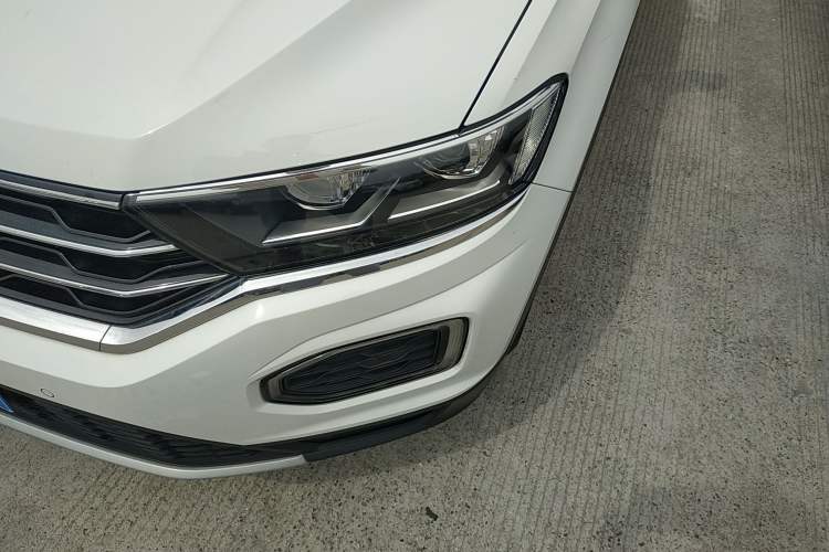 Used Volkswagen T-ROC 2018 280TSI DSG Two-Wheel-Drive Luxury Version China V Emission Standard Left Front Headlight