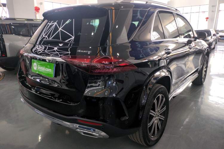 Used Mercedes-Benz GLE 2024 Refreshed GLE 350 4MATIC Stylish Edition Rear Right 45 Deg