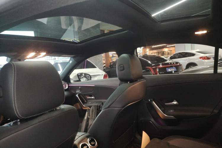 Used Mercedes-Benz A-Class 2022 Revised Version A 200 L Sport Sedan Fashionable Style