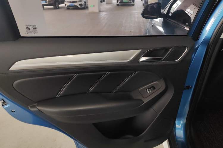 Used Roewe RX5 New Energy 2017 eRX5 50T Hybrid Connected Prestige Flagship Edition