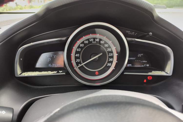 Used Mazda 3 Axela 2014 Sedan 2.0L Automatic Sport Model
