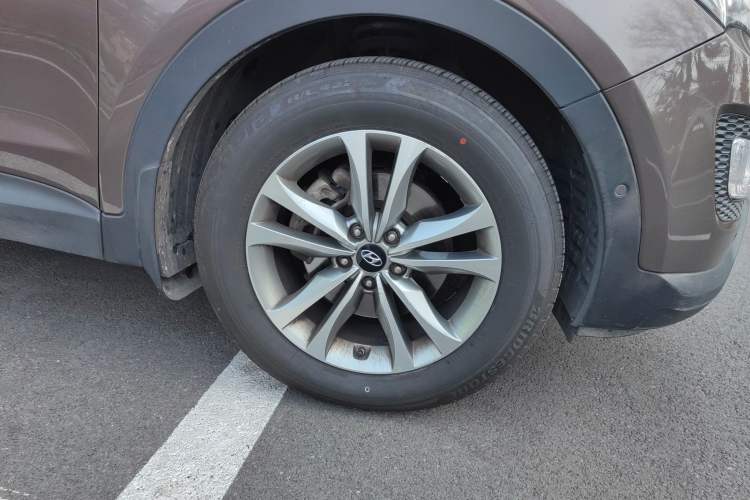 Used Hyundai Santa Fe 2015 2.0T Automatic 4x4 Top-Grade 7-Seater