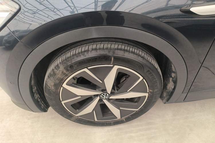 Used Volkswagen ID.4 CROZZ 2022 Long-Range Lite PRO Edition Left Front Wheel Hub