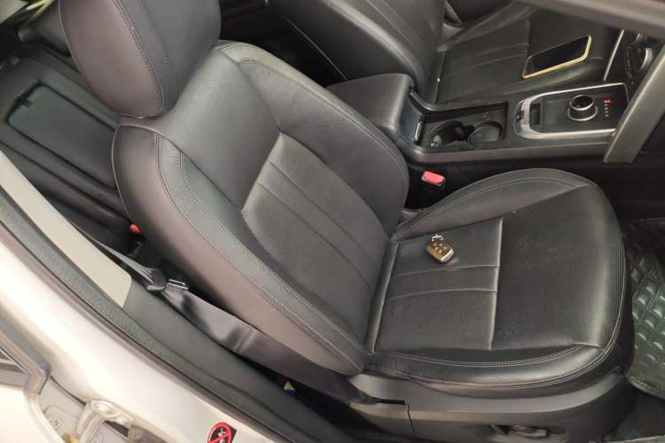 Used Land Rover Discovery Sport 2018 240 PS SE Version