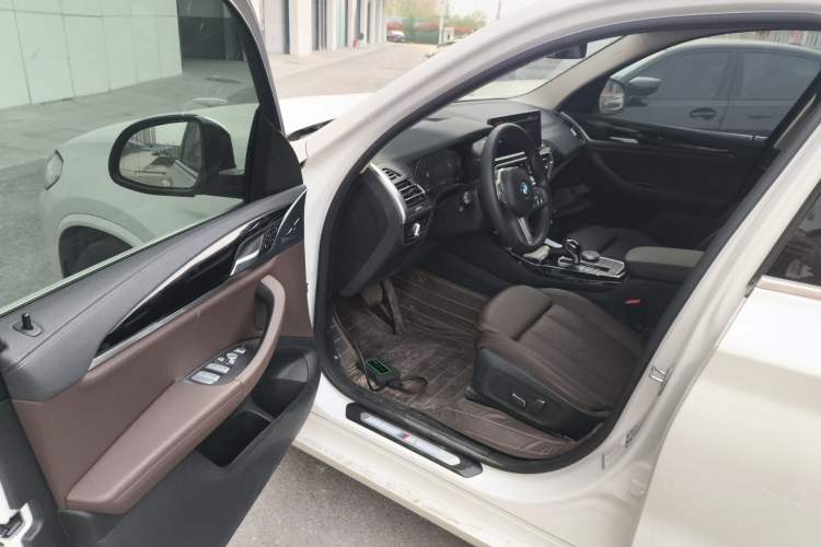 Used BMW X3 2023 xDrive25i M Sport Package Driver Seat