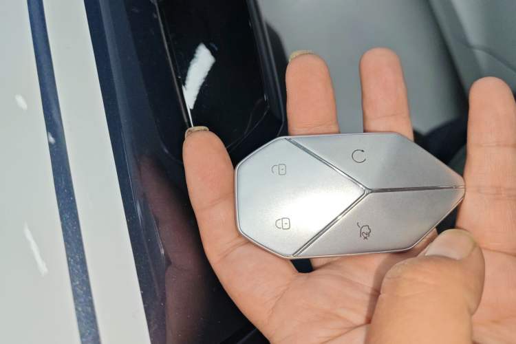 Used Formula Leopard 5 2023 Cloud Ride Flagship Edition Interior 1