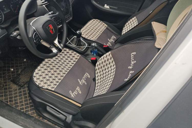 Used Roewe i5 2020 1.5L Manual 4G Connect Luxury Edition
