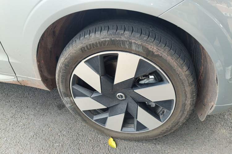 Used Volvo XC60 New Energy 2024 T8 Plug-in Hybrid Long-Range All-Wheel Drive Smart Luxury Edition
