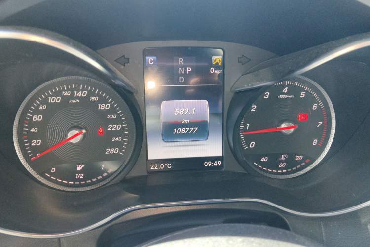 Used Mercedes-Benz GLC 2019 GLC 260 L 4MATIC Luxury Model Instrument Cluster