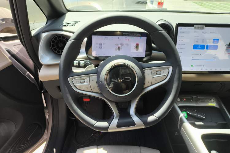 Used BYD Dolphin 2025 Intelligent Driving Version 410 km Fashion Edition Steering Wheel