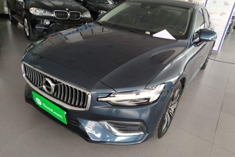 Used Volvo S60 2022 B4 Zhiyuan Luxury Edition