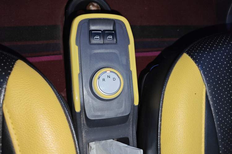 Used Chery QQ Ice Cream 2022 170km Sundae Phosphate Lithium-Ion