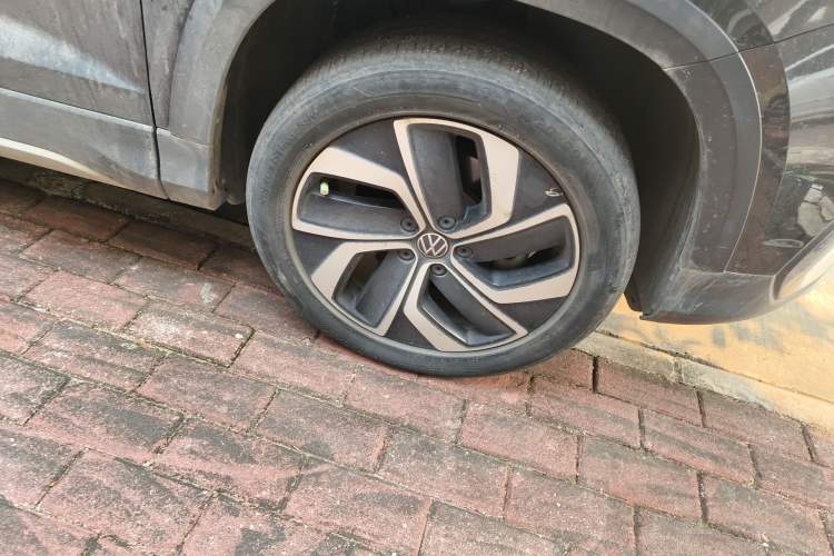 Used Volkswagen Tharu 2023 300TSI Two-Wheel-Drive Full Moon Edition