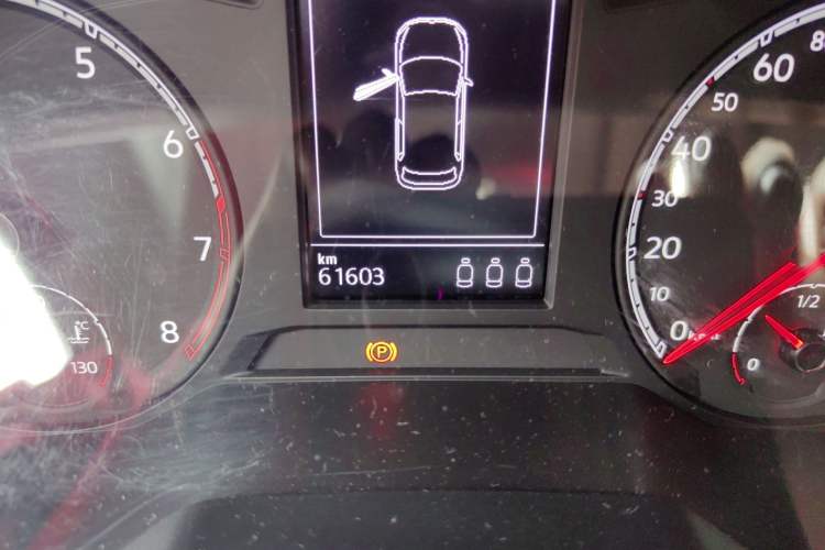 Used Volkswagen T-ROC 2019 230TSI DSG Two-Wheel-Drive Advanced Version China VI Standard Odometer Close Up