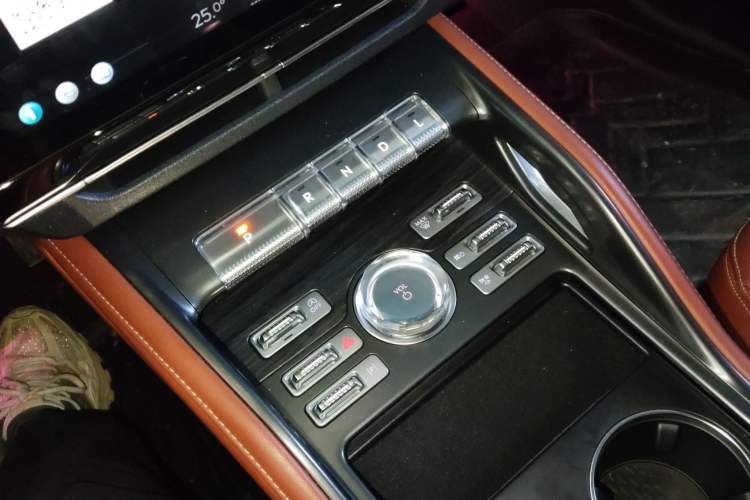 Used Lincoln Nautilus 2025 2.0T Four-Wheel Drive Luxury Edition Gear Lever