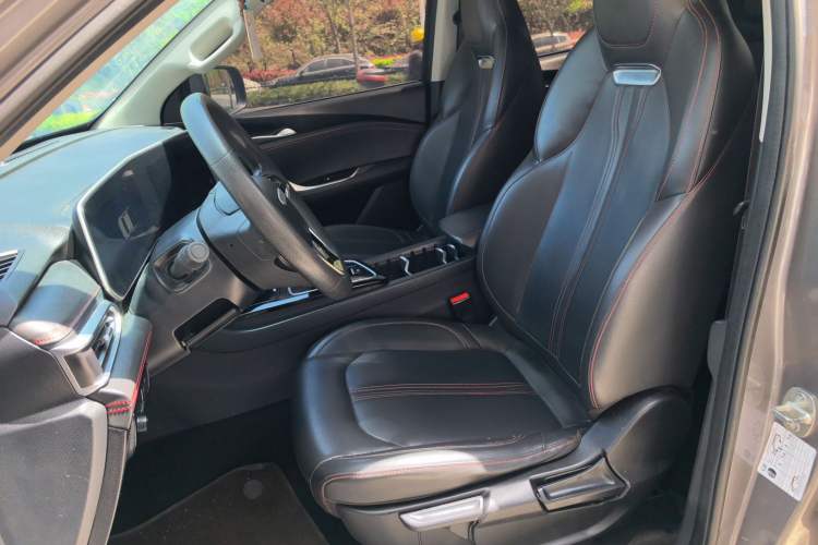 Used SAIC MAXUS T90 2021 2.0T Twin-Turbo Automatic All-Wheel Drive High-Ride Comfort Edition with Extended Cargo Space Left Front Seat