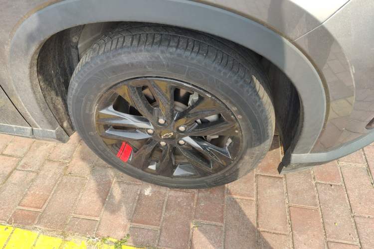 Used Chevrolet Orlando 2020 Light Hybrid Redline 530T Automatic Enjoyment Edition (5+2 Models) Right Front Wheel Hub