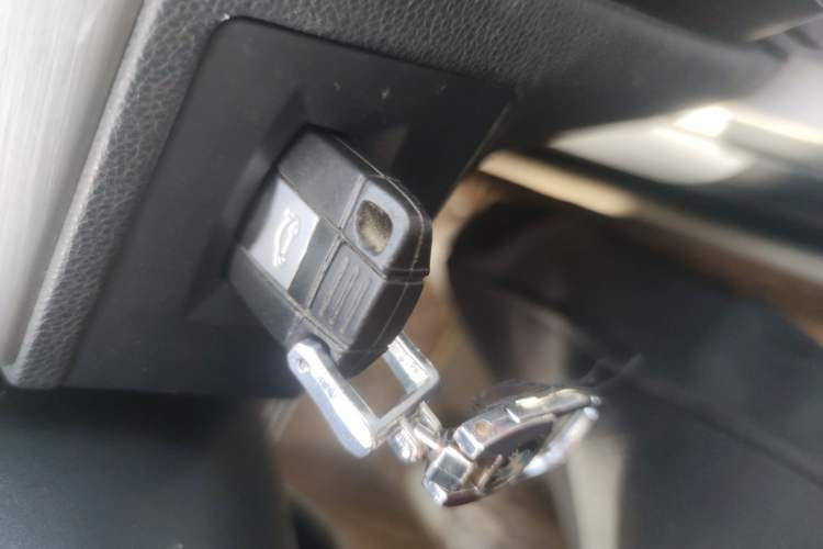 Used BMW 3 Series 2011 320i Convertible Coupe
