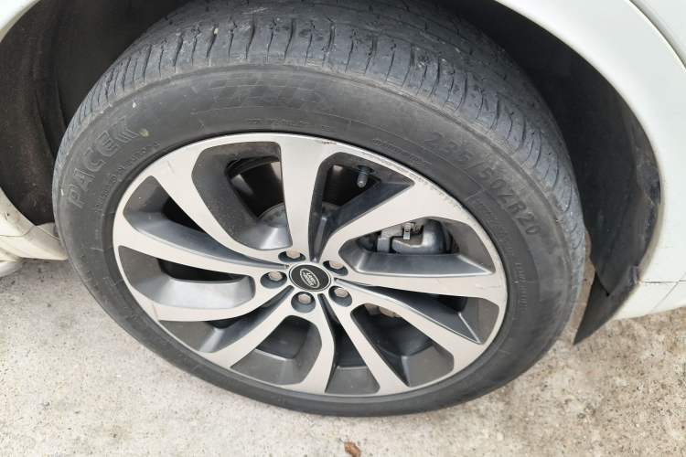 Used Land Rover Discovery Sport New Energy 2022 P300e Performance Tech Edition
