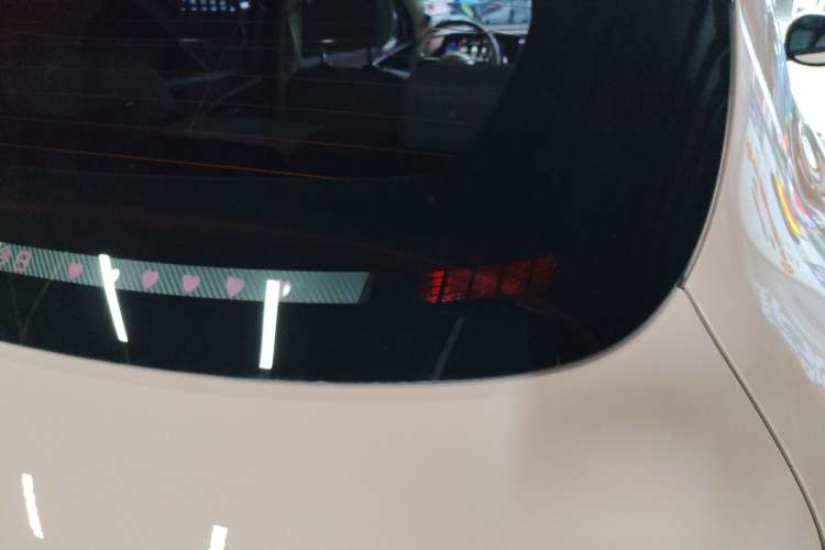 Used ORA Good Cat 2023 401 km Standard Range Premium Version Lithium Iron Phosphate Right Rear Taillight