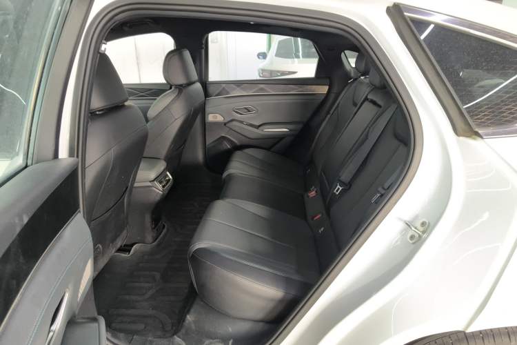 Used BYD Qin L 2025 DM-i Smart Drive 120KM Superior Model
